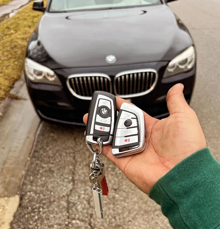 BMW Comfort Access key fob replacement and programming by Triton Locksmith in South Florida