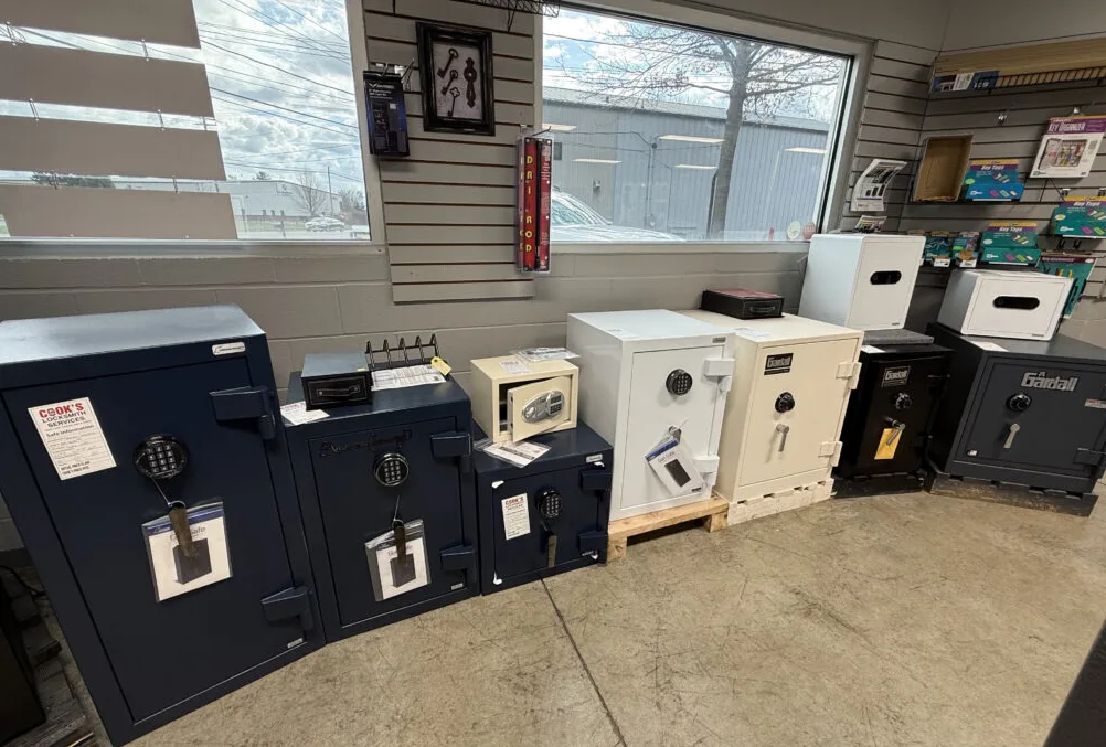 Locksmith opening commercial safe with forgotten combination at office in Boca Raton FL